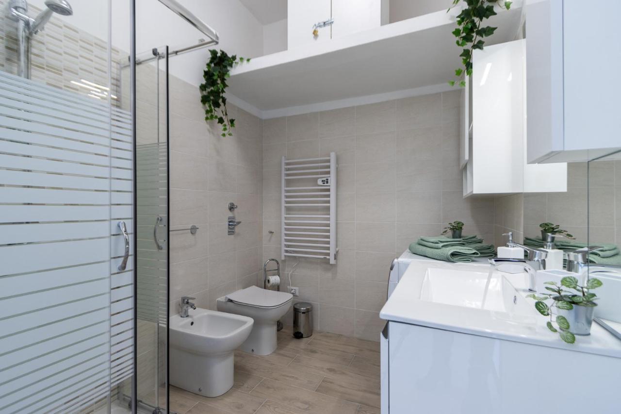 Monza-Station Wi-Fi E Smart-Tv. Apartment Luaran gambar