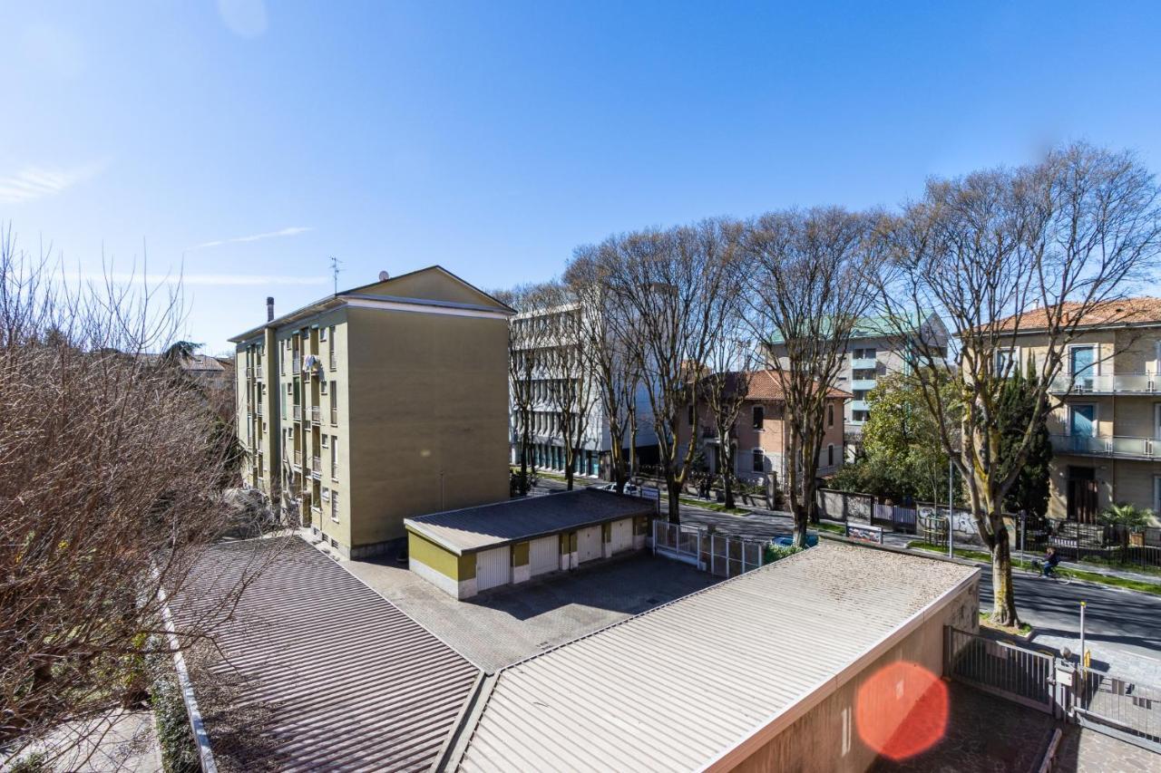 Monza-Station Wi-Fi E Smart-Tv. Apartment Luaran gambar