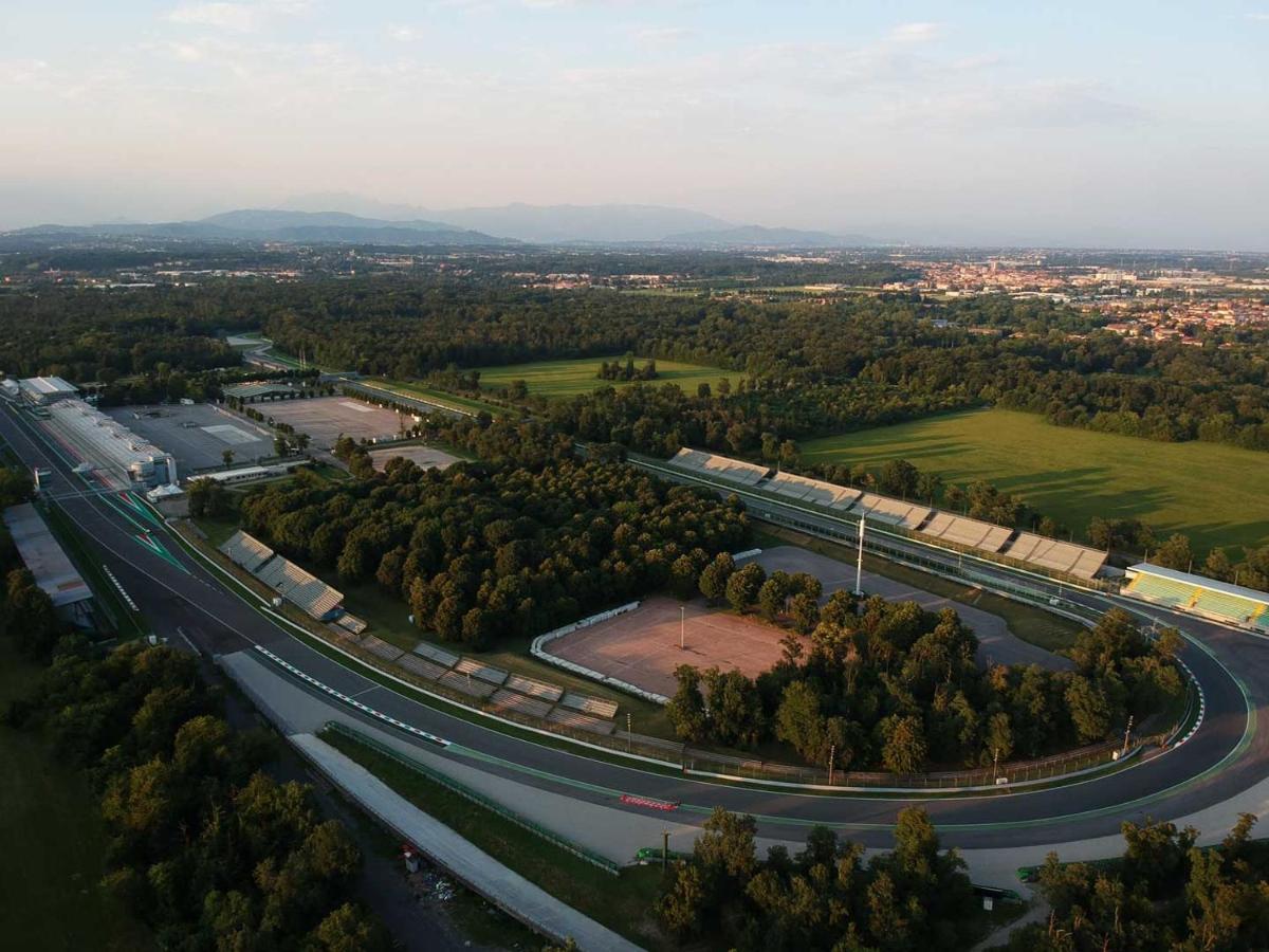 Monza-Station Wi-Fi E Smart-Tv. Apartment Luaran gambar