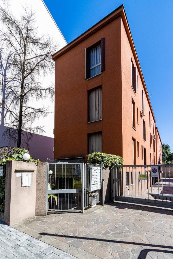 Monza-Station Wi-Fi E Smart-Tv. Apartment Luaran gambar